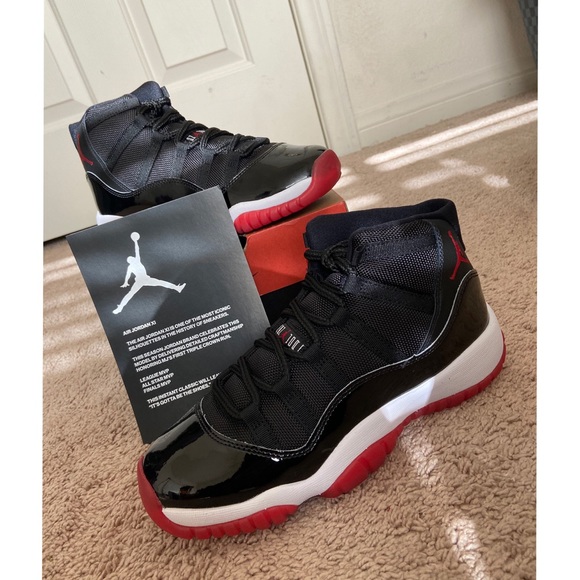 Air Jordan bred 11s - Picture 3 of 5